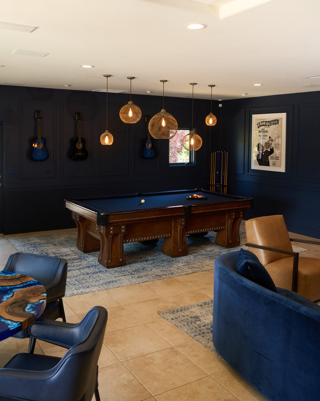 Pool game in CASA LOCÈ vineyard